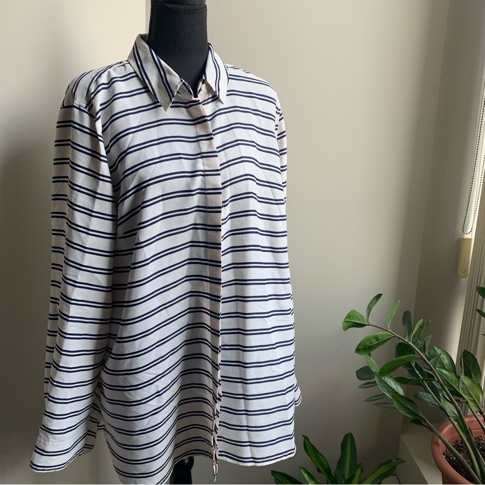 5/$20 💖 Talbots Striped Button Down Shirt